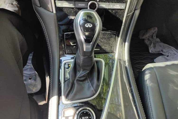Used Infiniti Q50L 2022 2.0T Comfort Edition Gear Lever