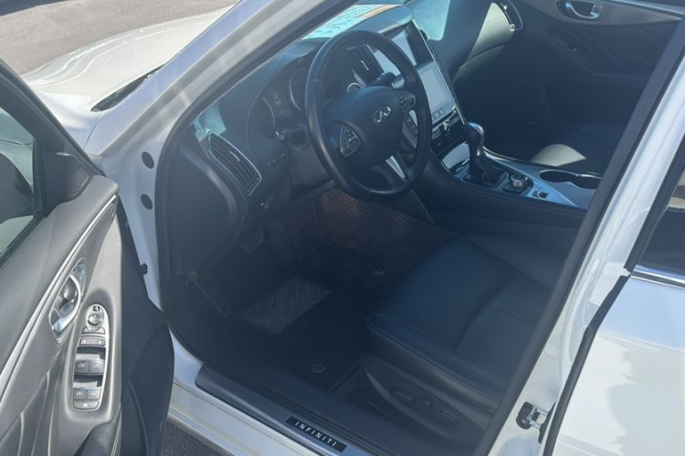 Used Infiniti Q50L 2015 2.0T Enjoyment Edition Interior 2