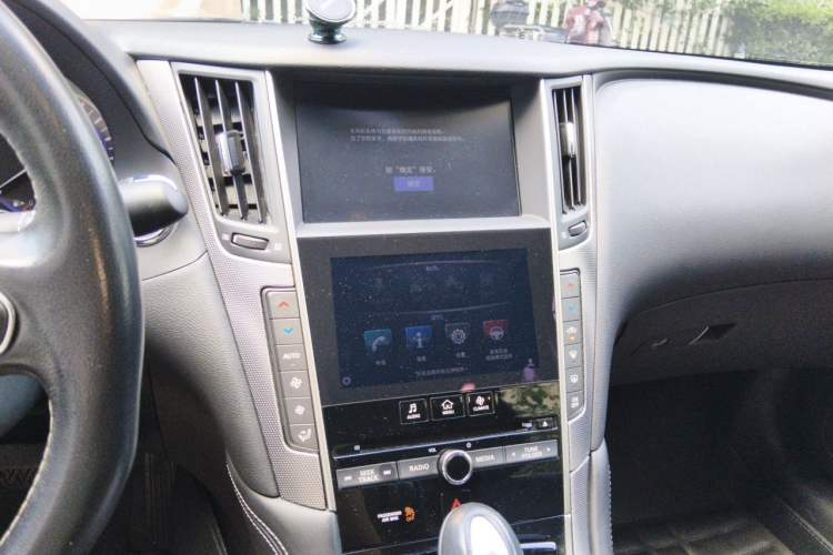 Used Infiniti Q50L 2015 2.0T Enjoyment Edition Audio And AC Panel