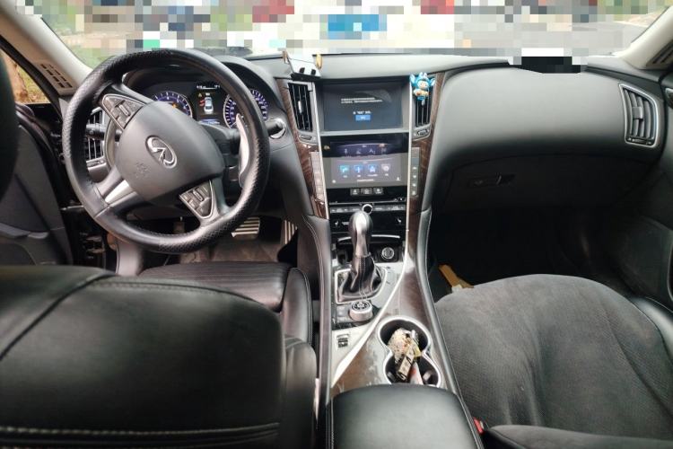 Used Infiniti Q50L 2015 2.0T Luxury Sport Edition Center Console