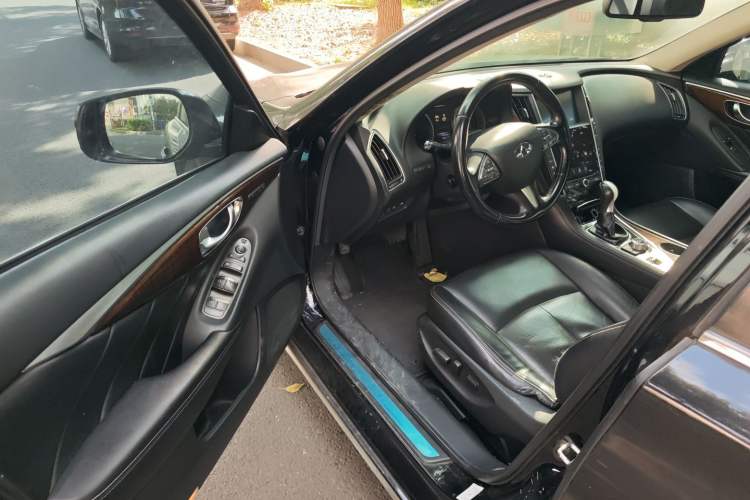 Used Infiniti Q50L 2015 2.0T Luxury Edition Driver Seat