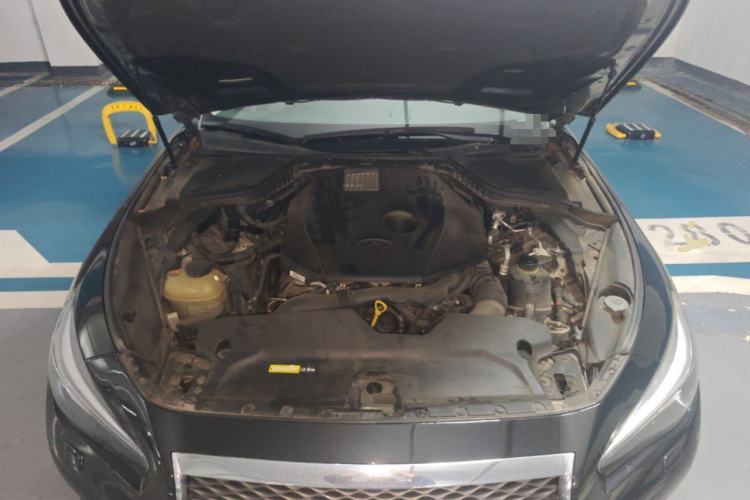 Used Infiniti Q50L 2015 2.0T Enjoyment Edition Engine Bay