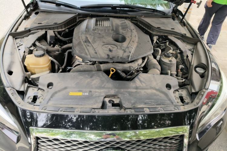 Used Infiniti Q50L 2015 2.0T Enjoyment Edition Engine Bay