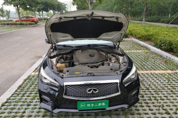 Used Infiniti Q50L 2015 2.0T Sport Edition Engine Bay