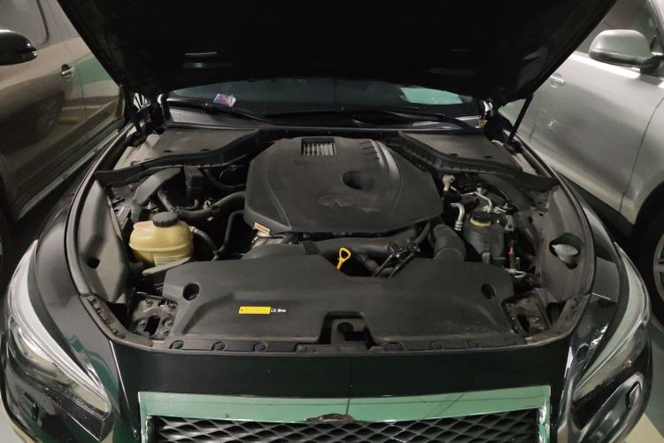 Used Infiniti Q50L 2015 2.0T Enjoyment Edition Engine Bay