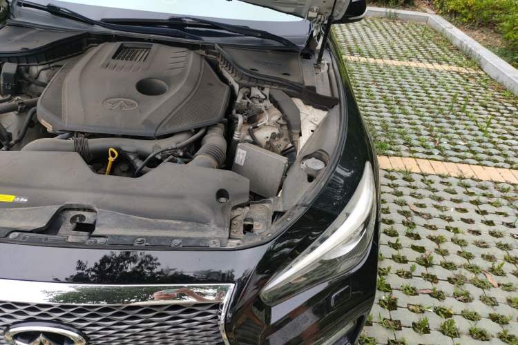 Used Infiniti Q50L 2015 2.0T Sport Edition Engine Bay Left