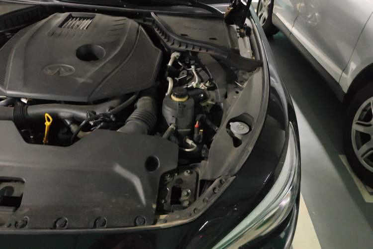 Used Infiniti Q50L 2015 2.0T Enjoyment Edition Engine Bay Left