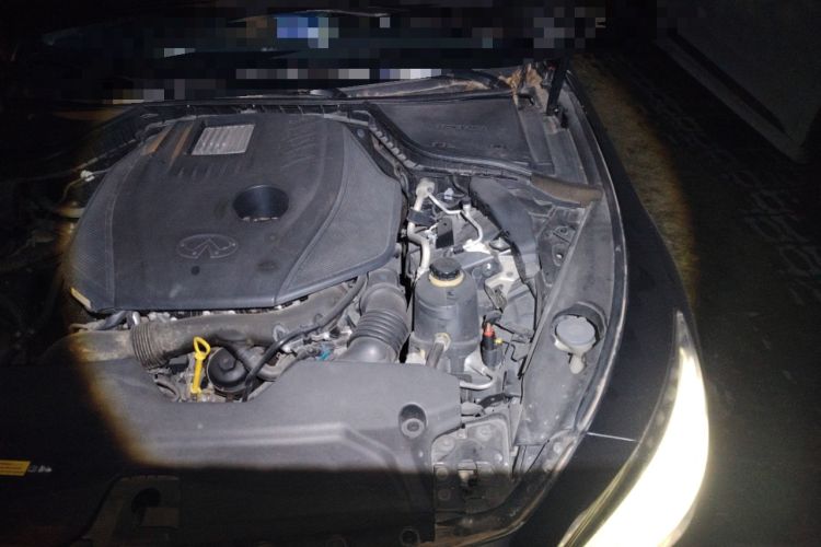 Used Infiniti Q50L 2015 2.0T Enjoyment Edition Engine Bay Left
