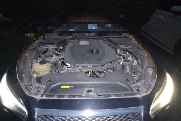 Used Infiniti Q50L 2015 2.0T Enjoyment Edition Engine Bay