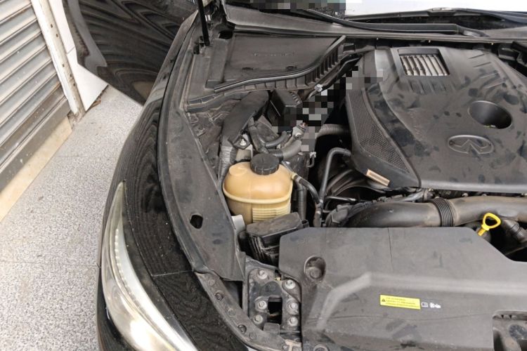 Used Infiniti Q50L 2015 2.0T Enjoyment Edition Engine Bay Right