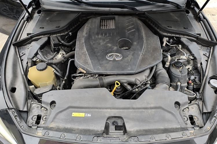 Used Infiniti Q50L 2015 2.0T Enjoyment Edition Engine Bay
