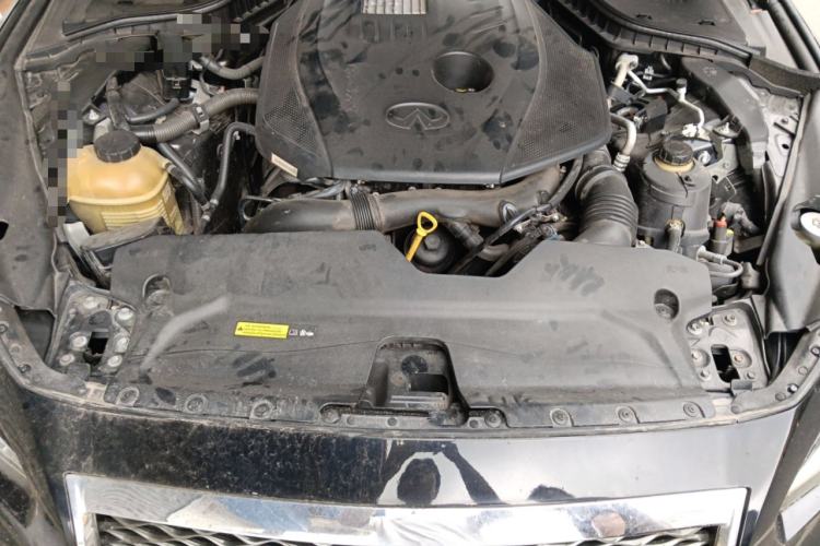 Used Infiniti Q50L 2015 2.0T Enjoyment Edition Engine Bay