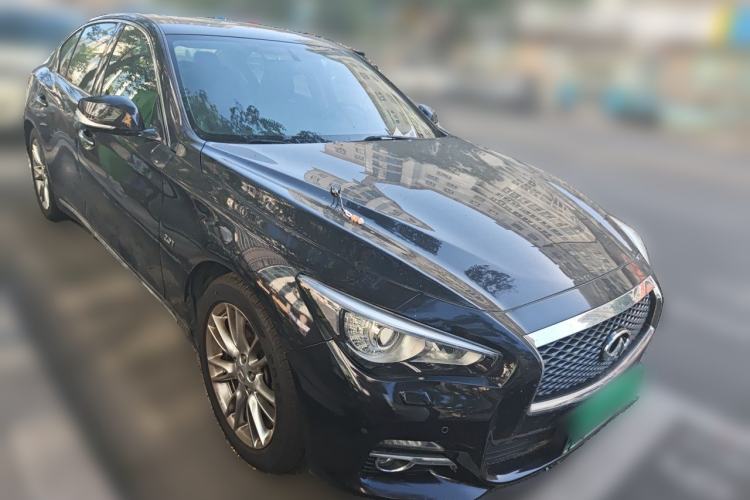 Used Infiniti Q50L 2015 2.0T Luxury Edition Front Right 45 Deg
