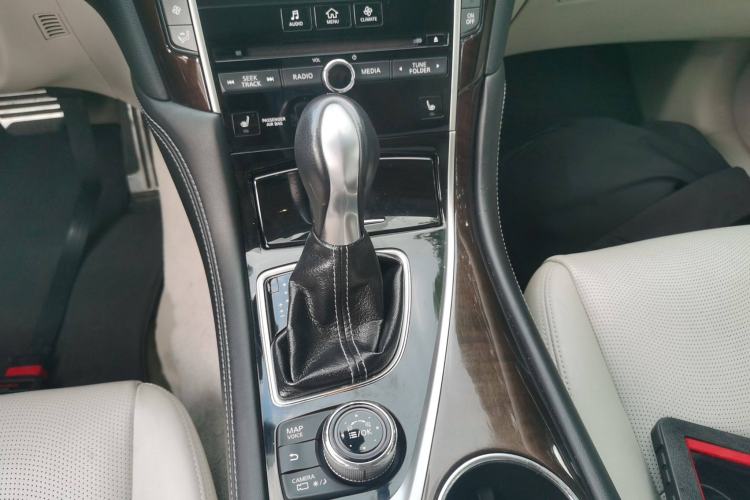 Used Infiniti Q50L 2015 2.0T Luxury Edition Gear Lever