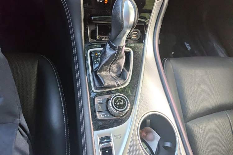 Used Infiniti Q50L 2015 2.0T Luxury Edition Gear Lever