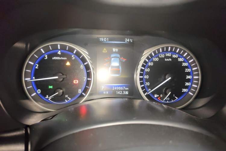 Used Infiniti Q50L 2015 2.0T Enjoyment Edition Instrument Cluster