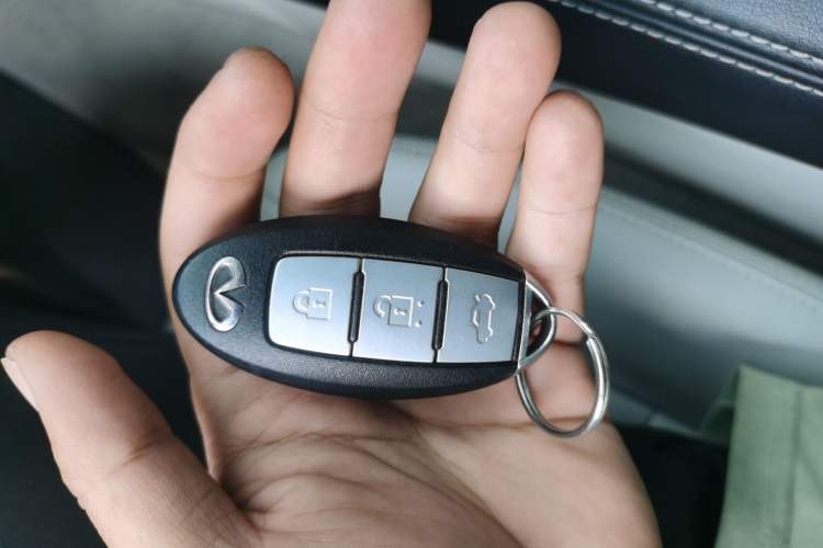 Used Infiniti Q50L 2015 2.0T Luxury Edition Interior 1