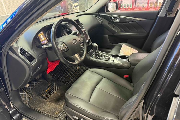 Used Infiniti Q50L 2015 2.0T Comfort Edition Interior 2