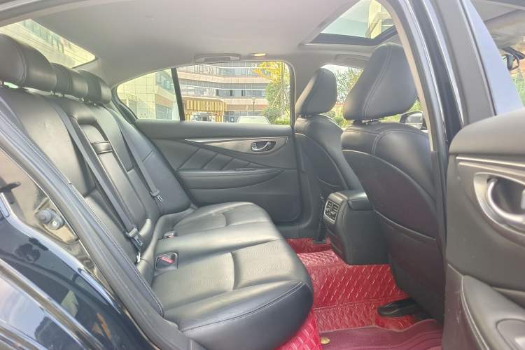 Used Infiniti Q50L 2015 2.0T Comfort Edition Interior 3