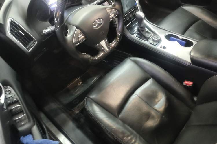Used Infiniti Q50L 2015 2.0T Enjoyment Edition Interior 5