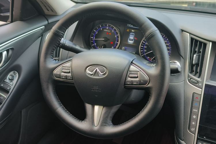 Used Infiniti Q50L 2015 2.0T Comfort Edition Interior 5