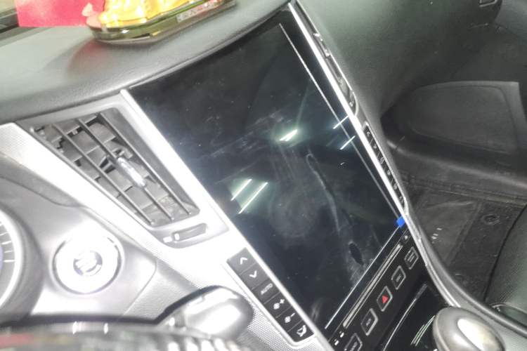Used Infiniti Q50L 2015 2.0T Enjoyment Edition Interior 6