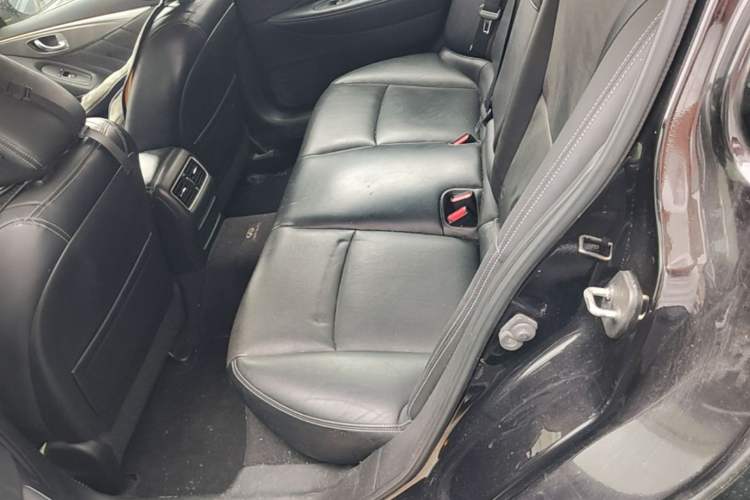 Used Infiniti Q50L 2015 2.0T Enjoyment Edition Left Rear Seat
