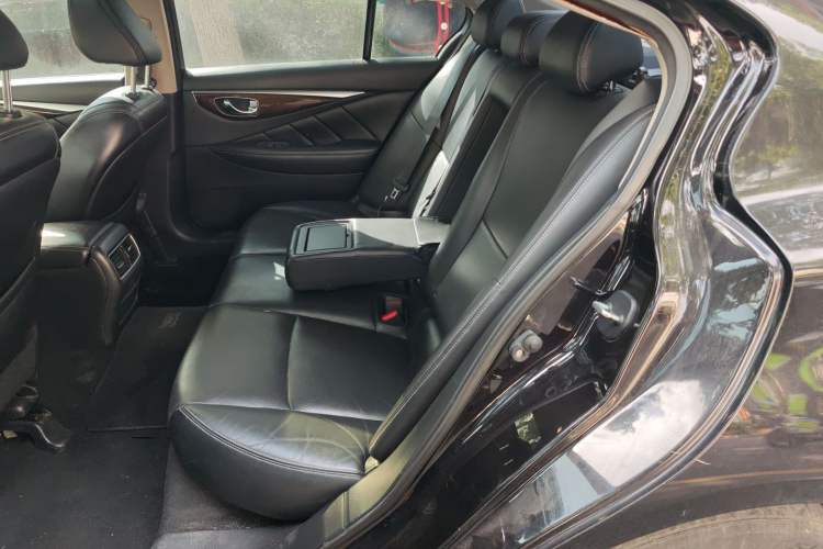 Used Infiniti Q50L 2015 2.0T Luxury Edition Left Rear Seat