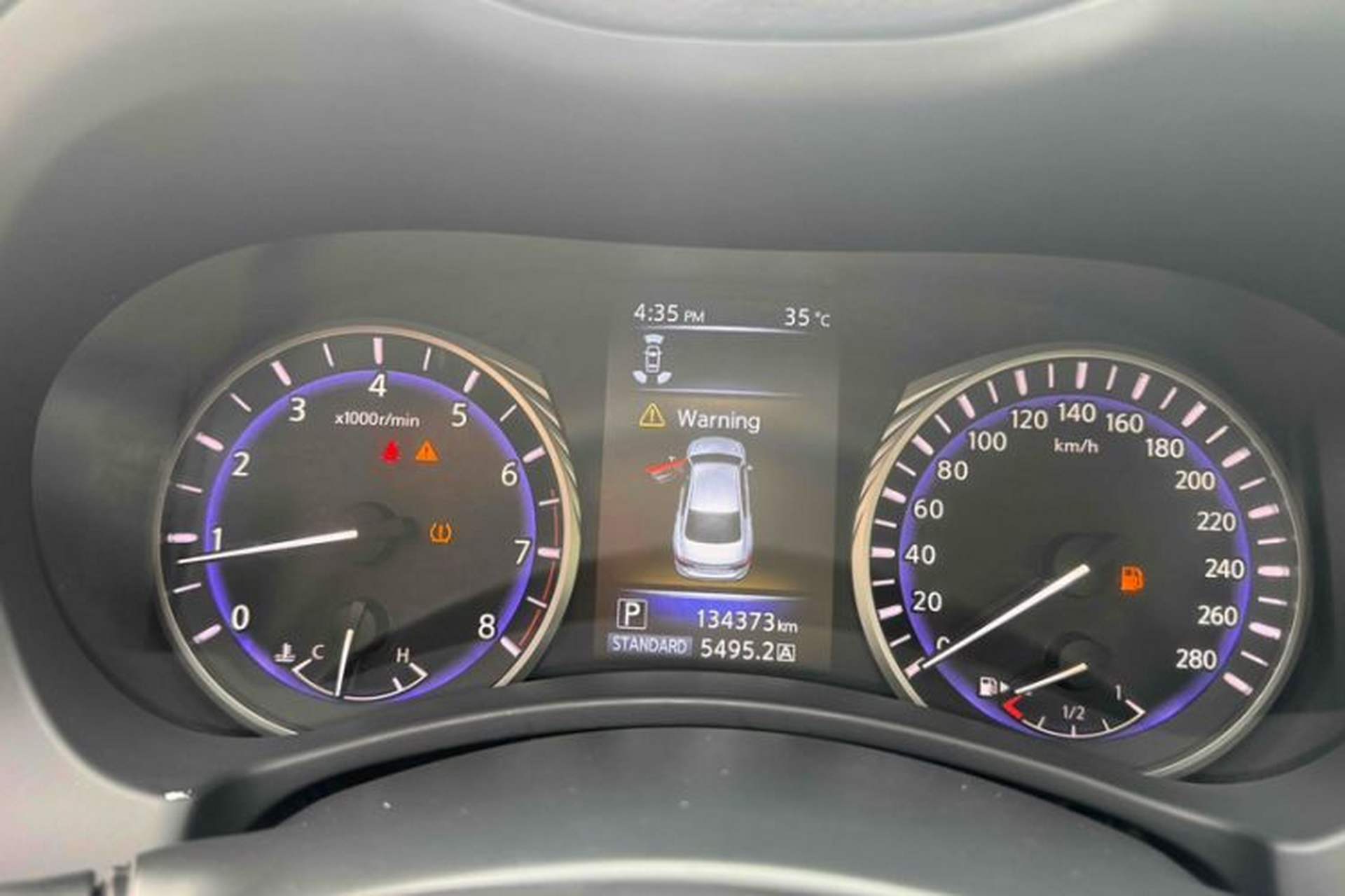 Used Infiniti Q50L 2015 2.0T Luxury Edition Odometer Close Up