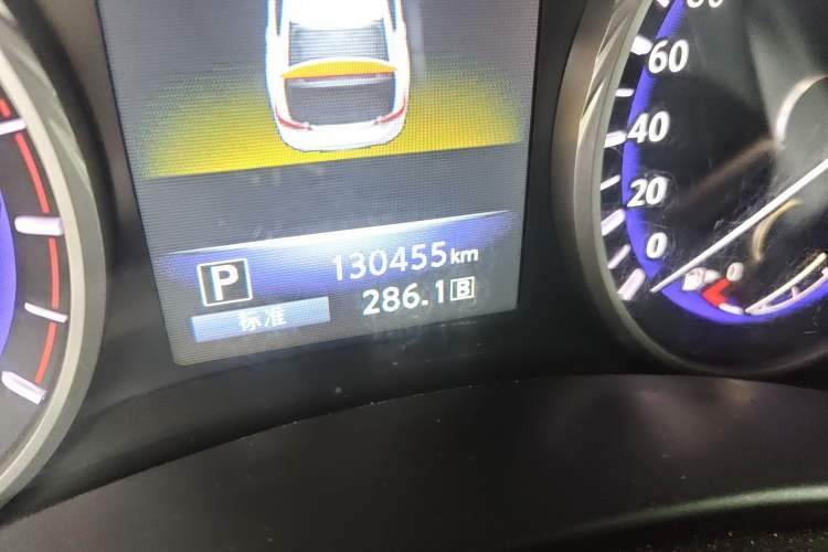 Used Infiniti Q50L 2015 2.0T Comfort Edition Odometer Close Up