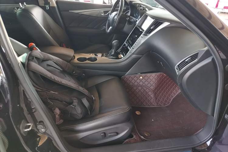 Used Infiniti Q50L 2015 2.0T Enjoyment Edition Right Front Seat