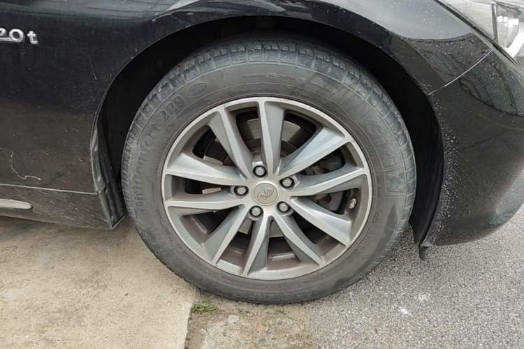 Used Infiniti Q50L 2015 2.0T Enjoyment Edition Right Front Wheel Hub