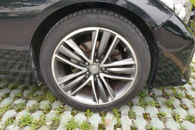 Used Infiniti Q50L 2015 2.0T Sport Edition Right Front Wheel Hub