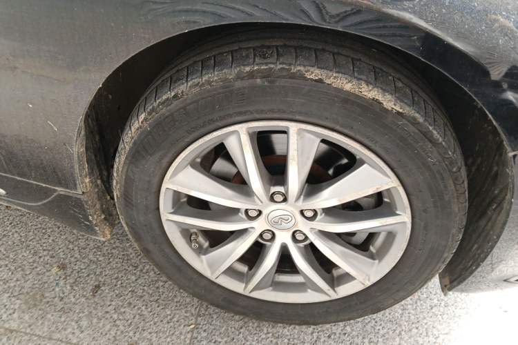 Used Infiniti Q50L 2015 2.0T Enjoyment Edition Right Front Wheel Hub