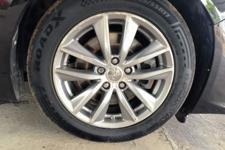 Used Infiniti Q50L 2015 2.0T Enjoyment Edition Right Front Wheel Hub