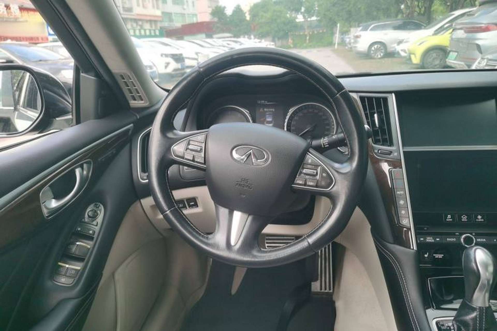 Used Infiniti Q50L 2015 2.0T Luxury Edition Steering Wheel