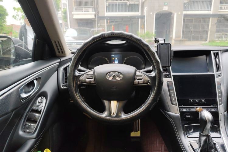 Used Infiniti Q50L 2015 2.0T Enjoyment Edition Steering Wheel