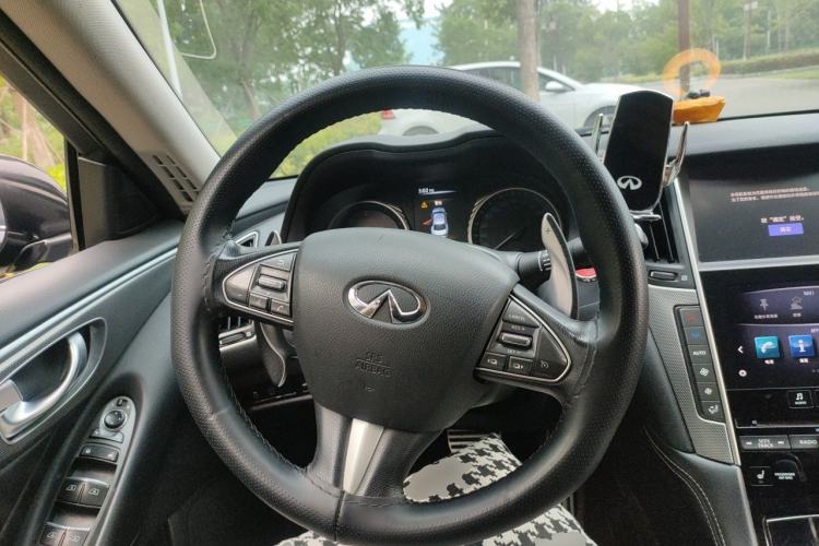 Used Infiniti Q50L 2015 2.0T Sport Edition Steering Wheel