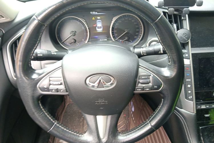 Used Infiniti Q50L 2015 2.0T Enjoyment Edition Steering Wheel