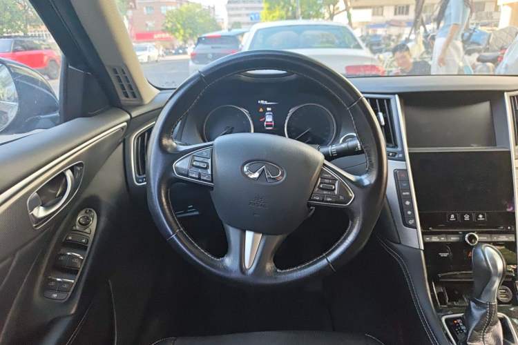 Used Infiniti Q50L 2015 2.0T Luxury Edition Steering Wheel