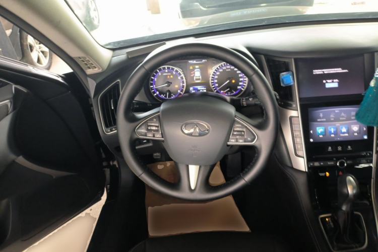 Used Infiniti Q50L 2015 2.0T Enjoyment Edition Steering Wheel