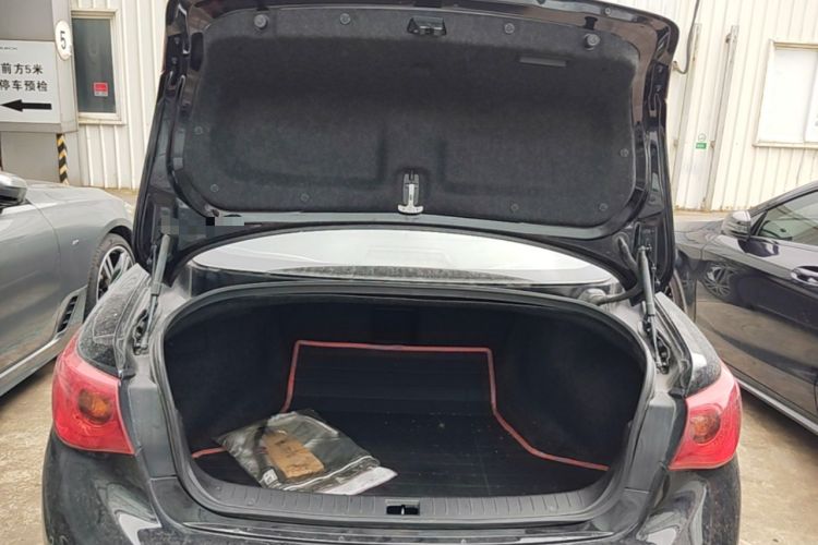 Used Infiniti Q50L 2015 2.0T Enjoyment Edition Trunk