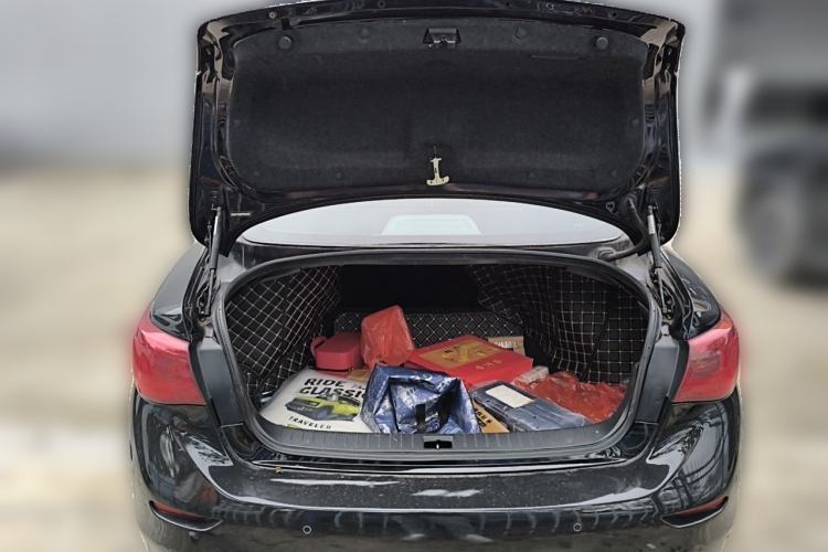 Used Infiniti Q50L 2015 2.0T Enjoyment Edition Trunk
