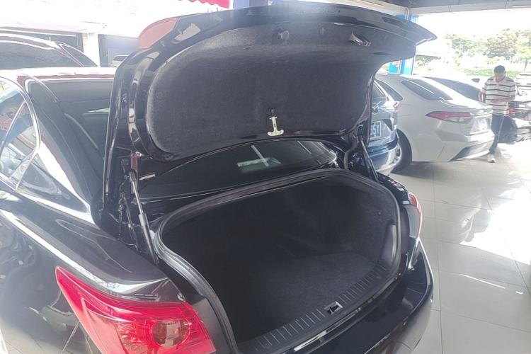 Used Infiniti Q50L 2015 2.0T Enjoyment Edition Trunk