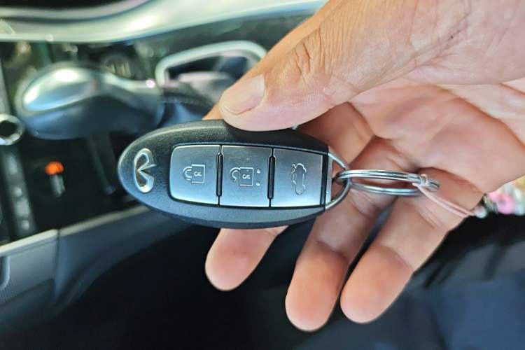 Used Infiniti Q50L 2015 2.0T Luxury Edition Vehicle Key