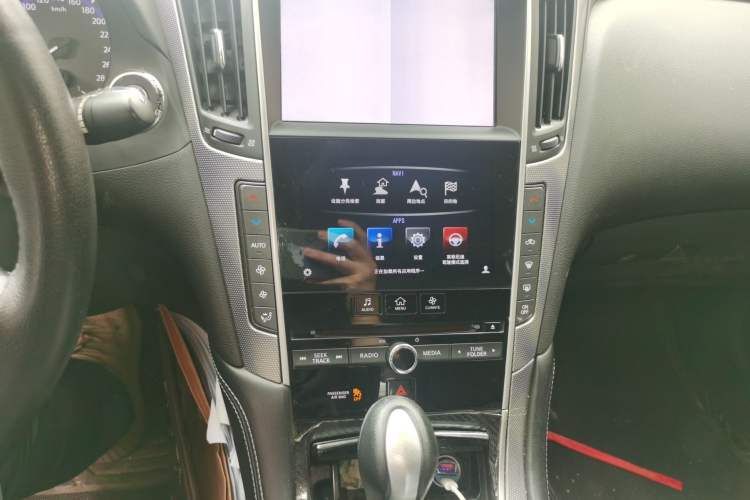 Used Infiniti Q50L 2015 2.0T Enjoyment Edition Audio And AC Panel