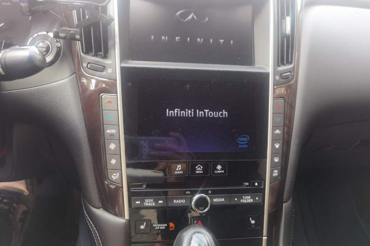 Used Infiniti Q50L 2015 2.0T Luxury Edition Audio And AC Panel