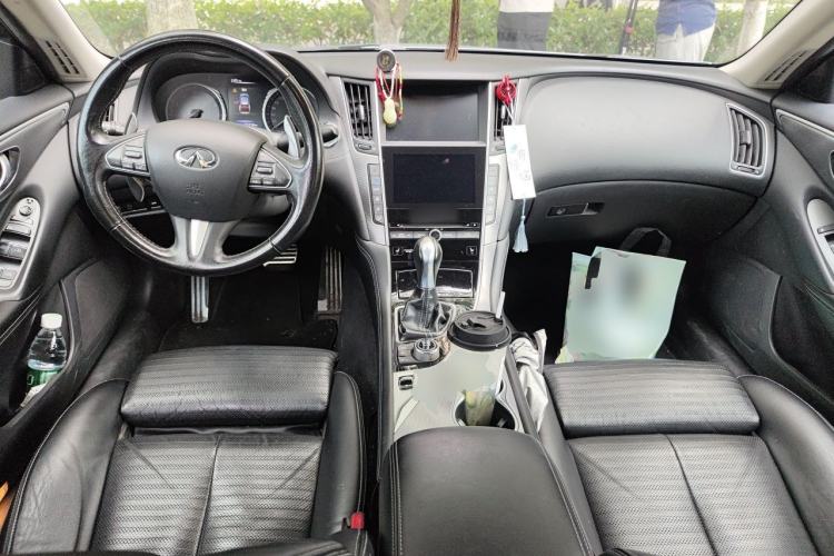Used Infiniti Q50L 2015 2.0T Sport Edition Center Console