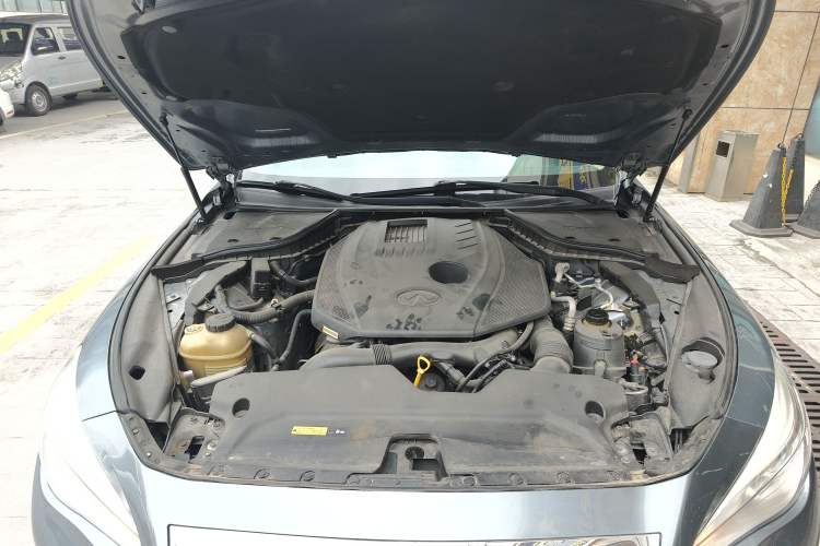 Used Infiniti Q50L 2015 2.0T Comfort Edition Engine Bay