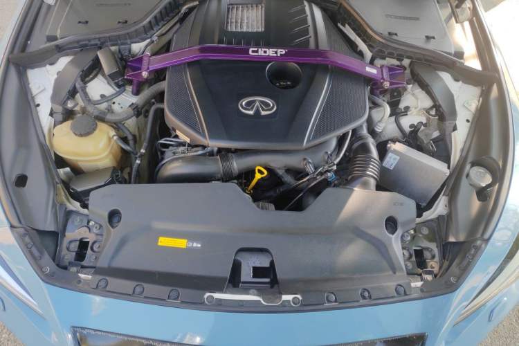 Used Infiniti Q50L 2015 2.0T Sport Edition Engine Bay
